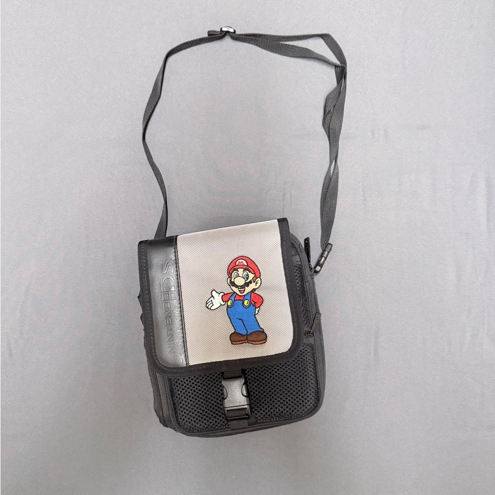 Nintendo DS Sling Bag Mario (Size: 9” by 8”)